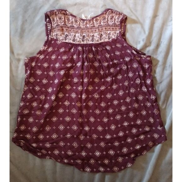 Live 4 Truth Blouse Sleeveless Maroon with Geometric Pattern Crochet Details - Picture 2 of 10